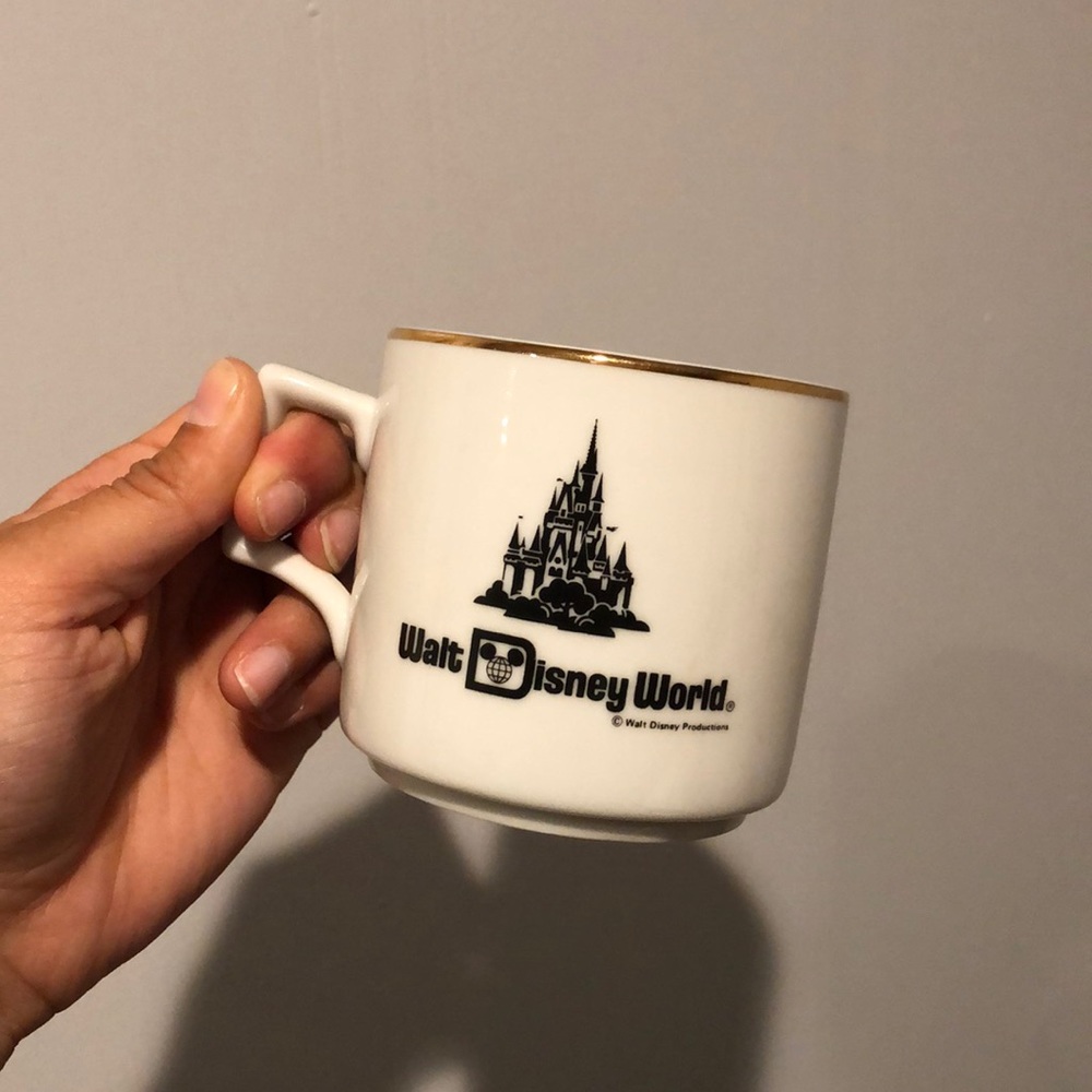 Walt Disney World Vintage Classic White Mug with Logo Gold Black D Handle